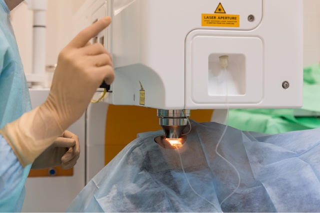 A Complete Look At The LASIK Surgery Process & Healing Time