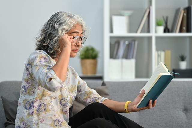 Cataracts Vs Ageing Eyes: Key Symptoms & Major Differences